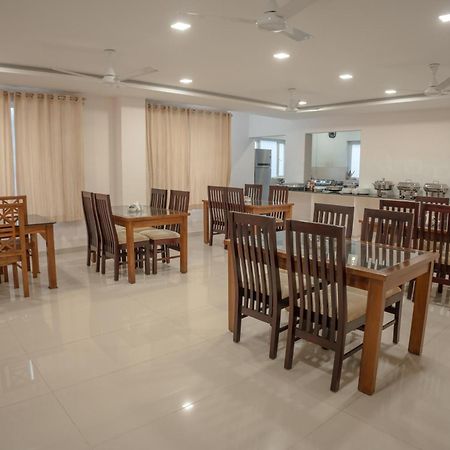 Daffodils Luxury Airport Suites Kochi Esterno foto