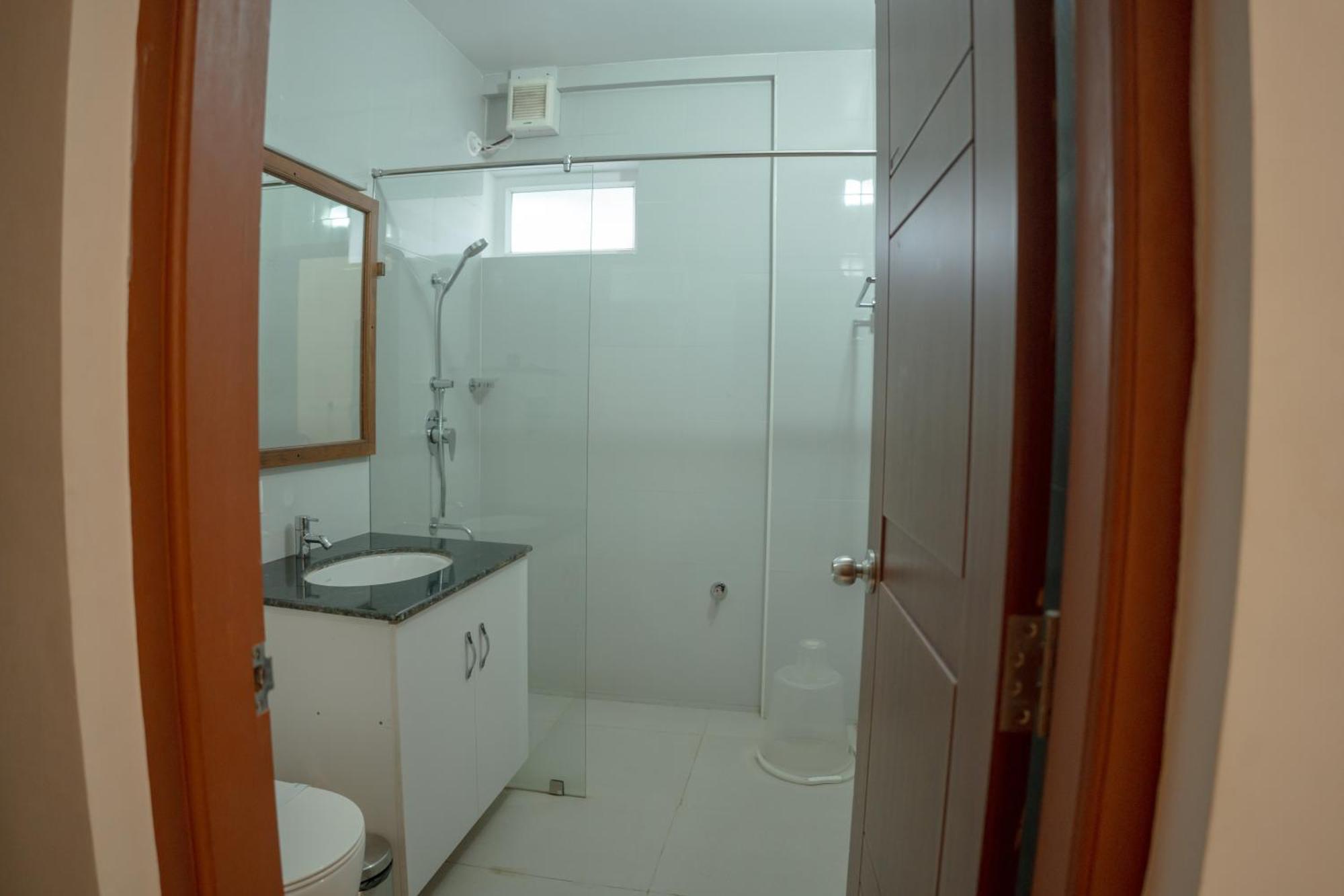 Daffodils Luxury Airport Suites Kochi Esterno foto